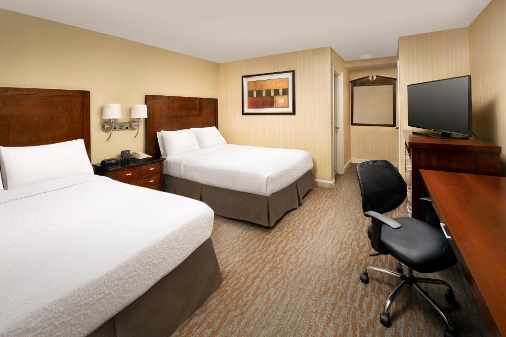 Double queen room